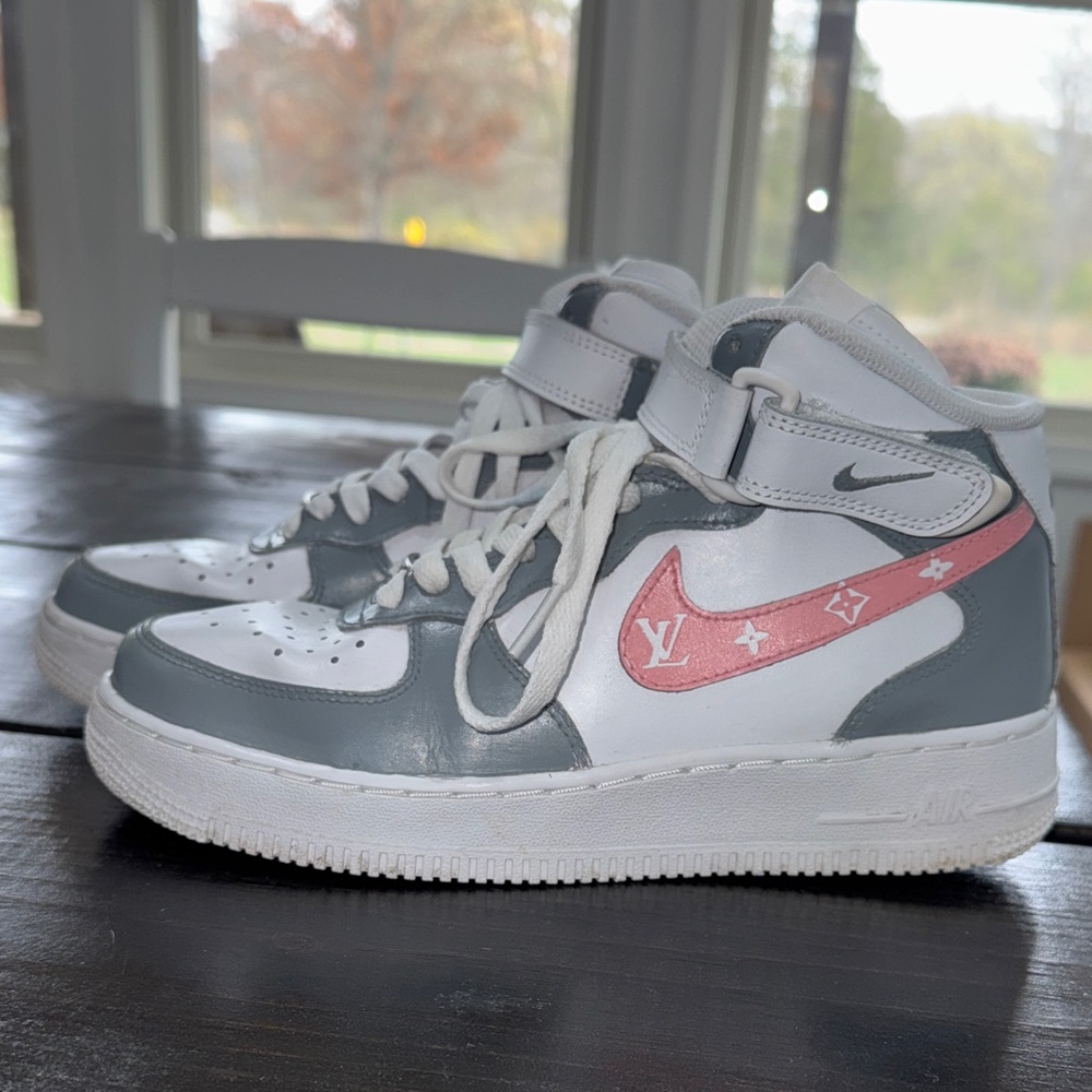 Nike Air Force 1, hand painted 6.5 youth (7) women’s. White, Gray, and Pink.